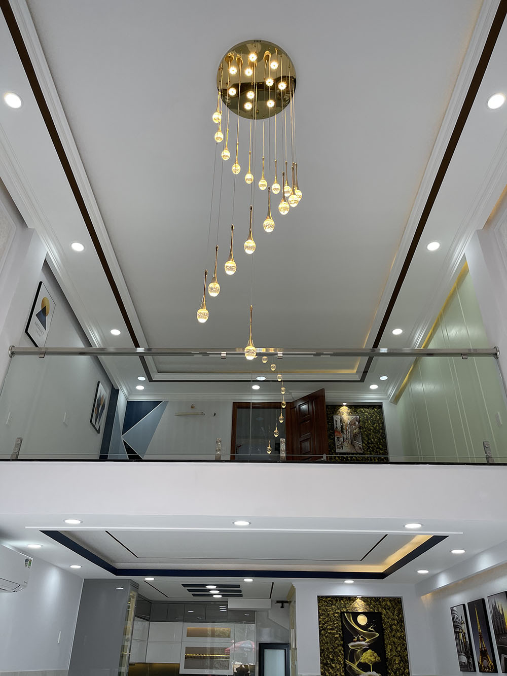 Tuyệt phẩm 4 lầu thiết kế Seoul Hàn Quốc đẹp lung linh, có thang máy hẻm ôtô khu VIP Lạc Long Quân